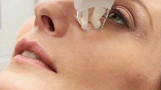 Woman receiving face contouring services in Auckland